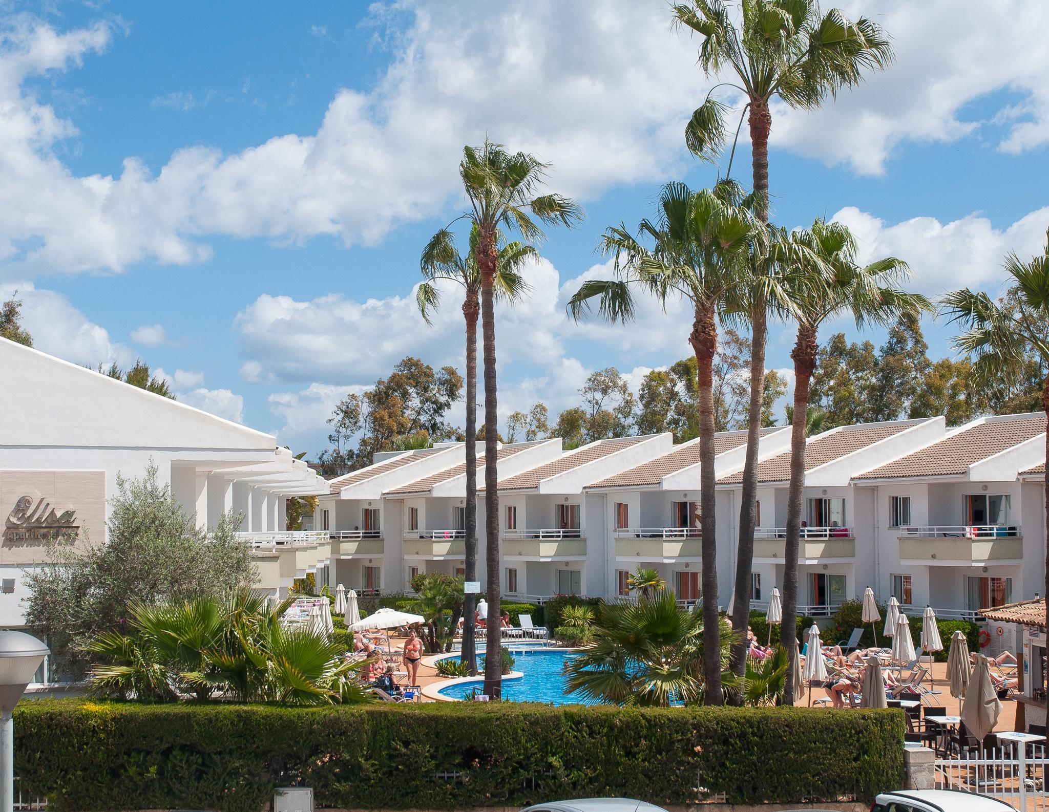 Universal Aparthotel Elisa Плайя-де-Муро Екстер'єр фото