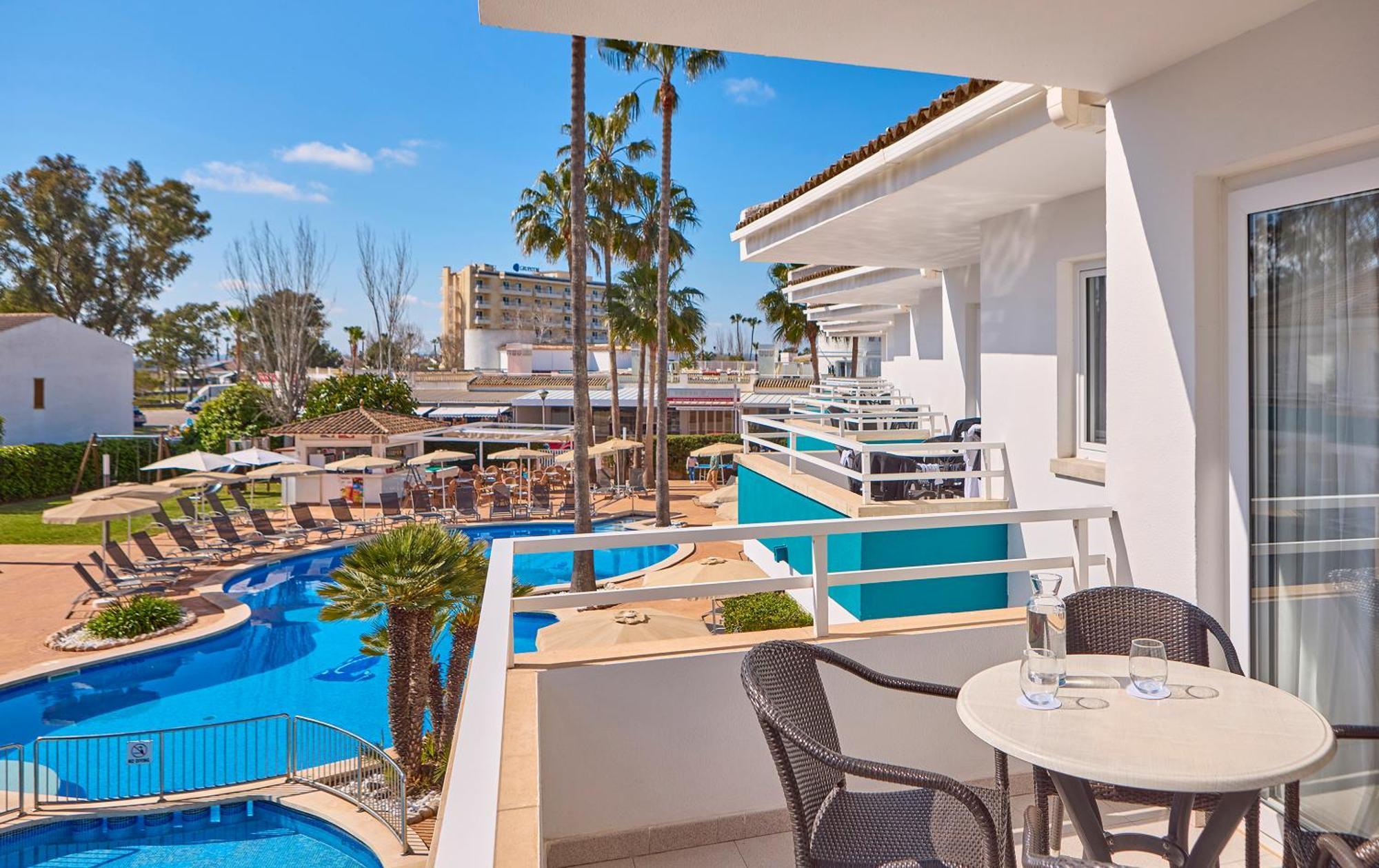 Universal Aparthotel Elisa Плайя-де-Муро Екстер'єр фото